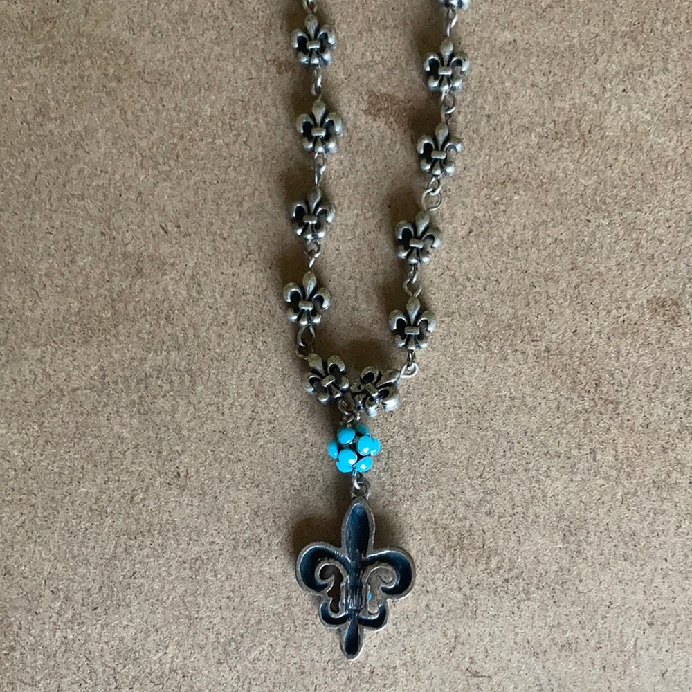 Fleur de lys matching set
